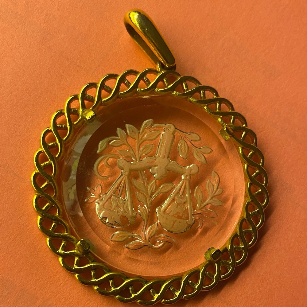 Crown Trifari Gold Intaglio Glass Libra Pendant - Picture 2 of 6